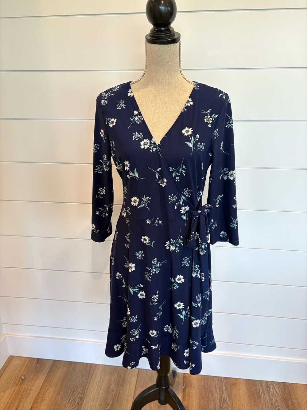 Kaileigh Navy Floral Faux Wrap Dress Mid Length Size L NWT